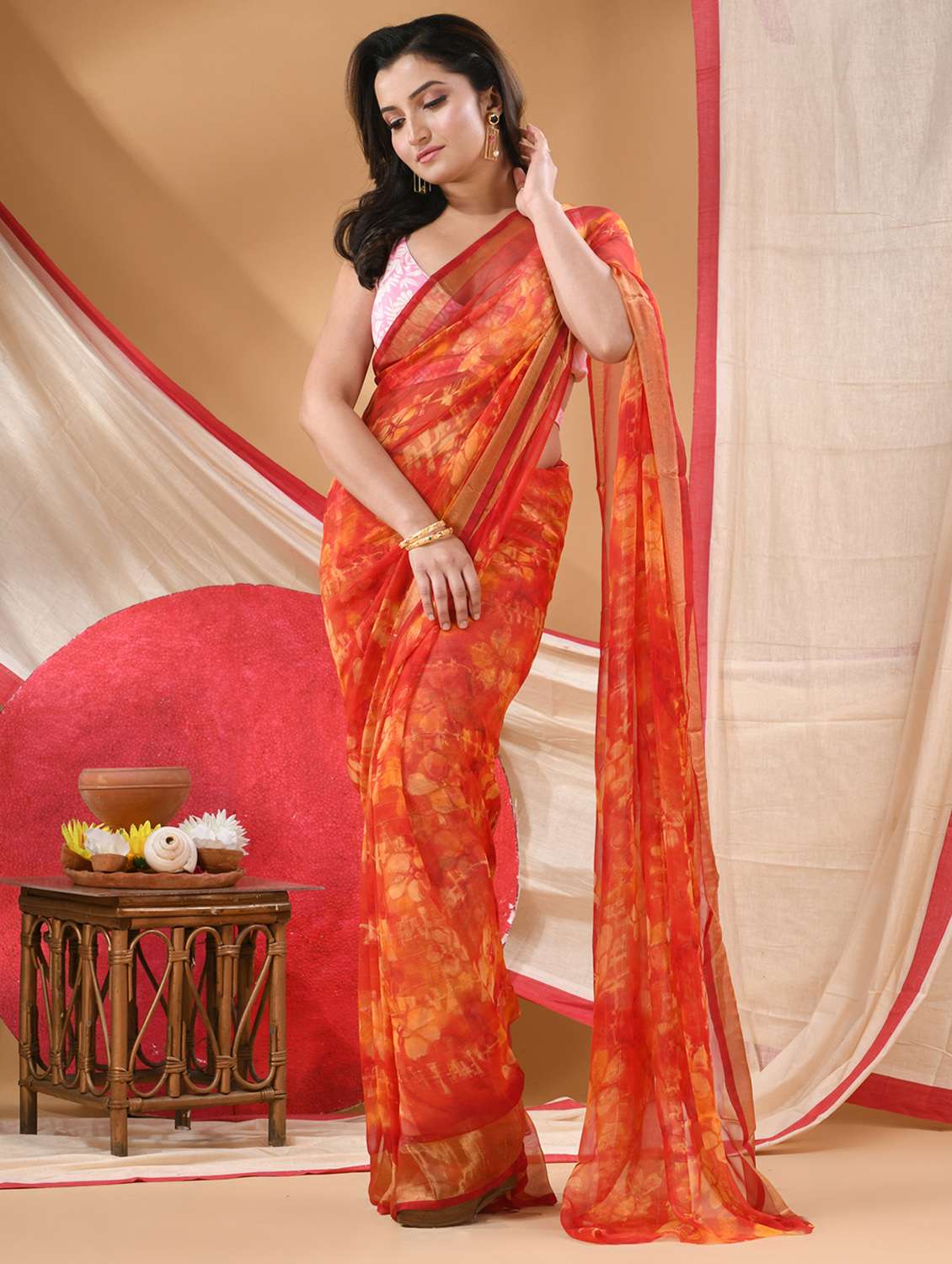 women floral printed saree - 22072238 - Standard Image - 2