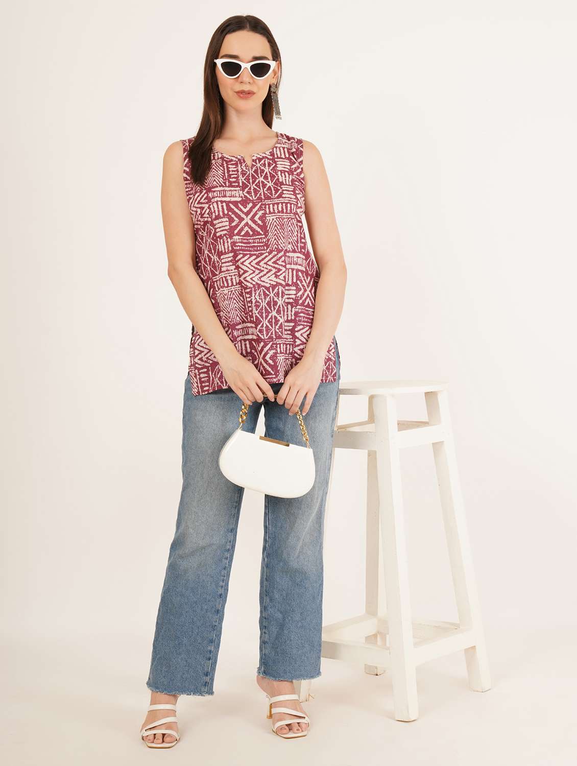 women printed sleeveless straight kurti