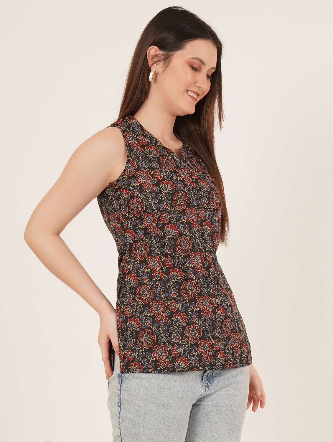 women printed sleeveless straight kurti - 22072587 -  Standard Image - 2