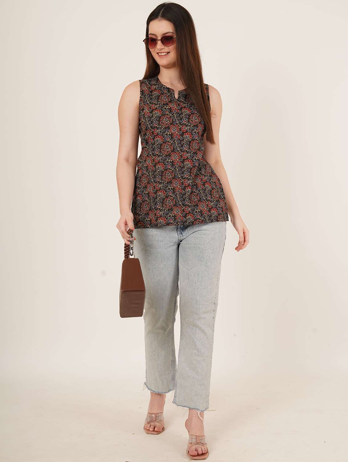 women printed sleeveless straight kurti - 22072587 -  Standard Image - 7