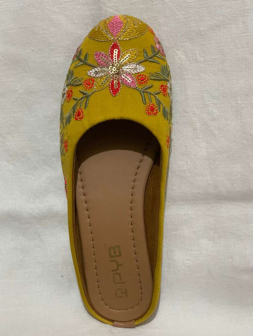women embroidered slip on jutis - 22072764 -  Standard Image - 2