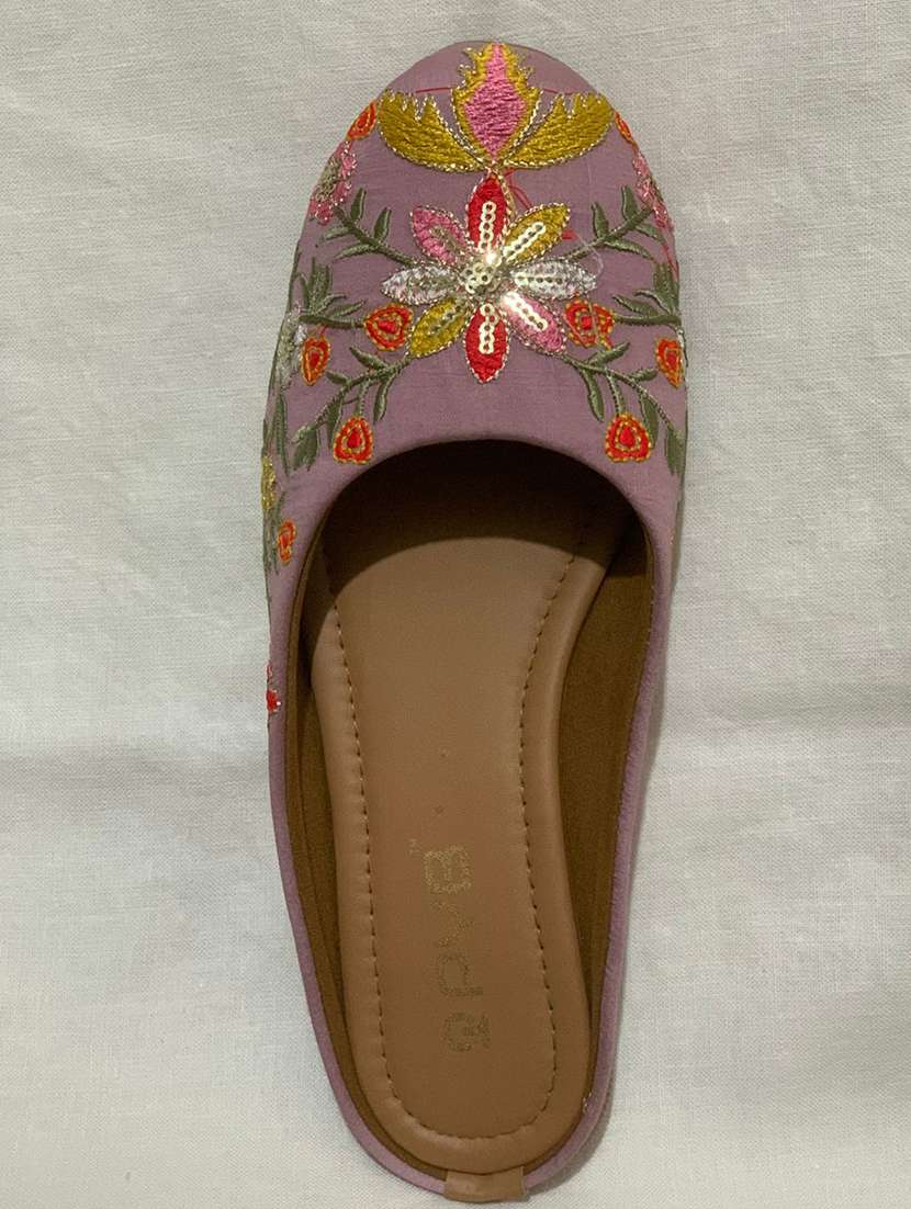 women embroidered slip on jutis - 22072765 -  Standard Image - 2