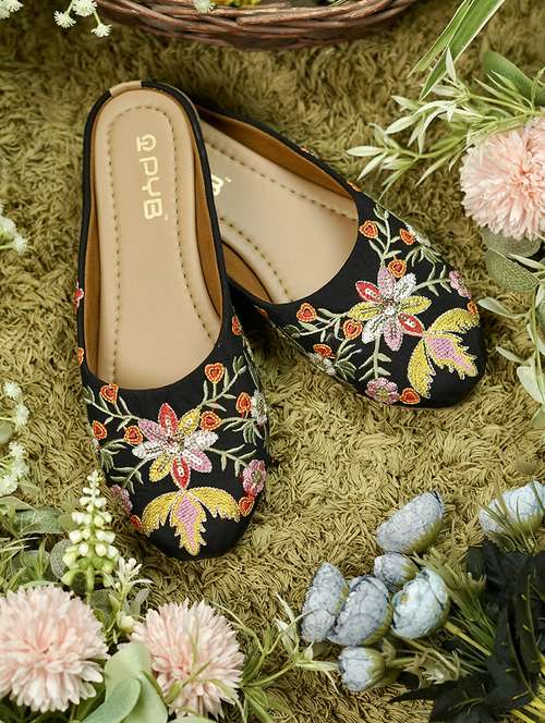 women embroidered slip on jutis - 22072767 -  Standard Image - 0