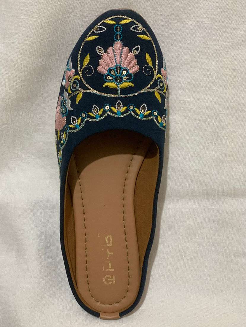 women embroidered slip on jutis - 22072777 -  Standard Image - 2
