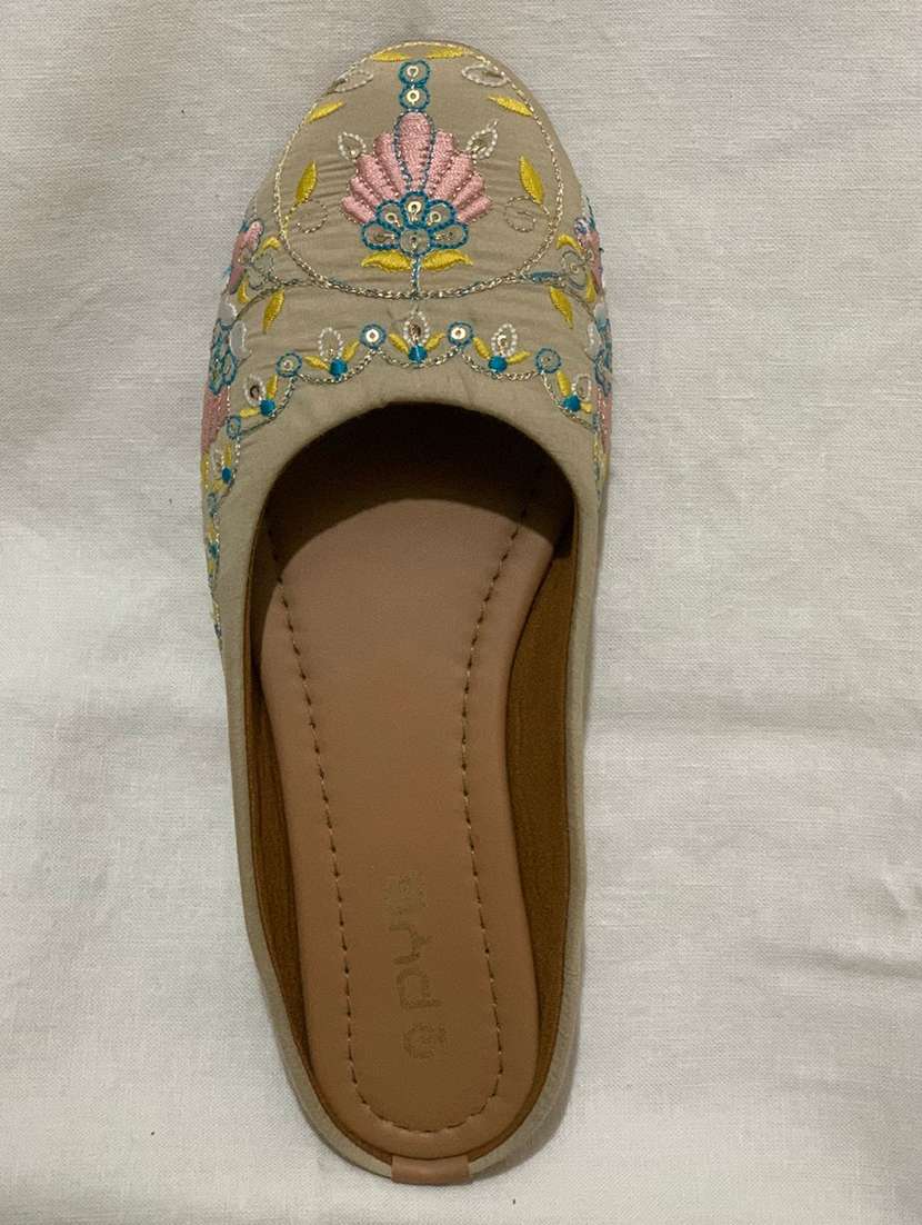women embroidered slip on jutis - 22072783 -  Standard Image - 2
