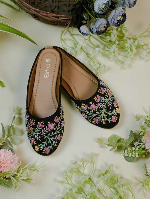 women embroidered slip on jutis - 22072802 -  Standard Image - 0