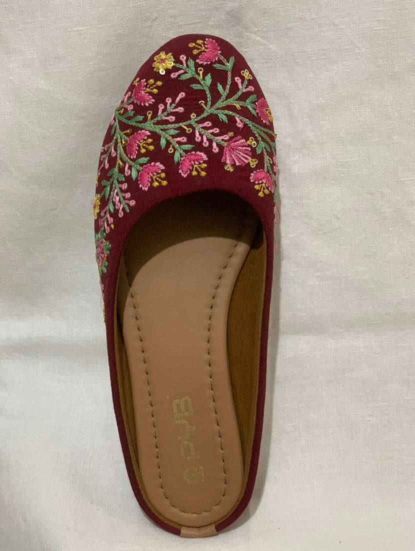 women embroidered slip on jutis - 22072803 -  Standard Image - 2