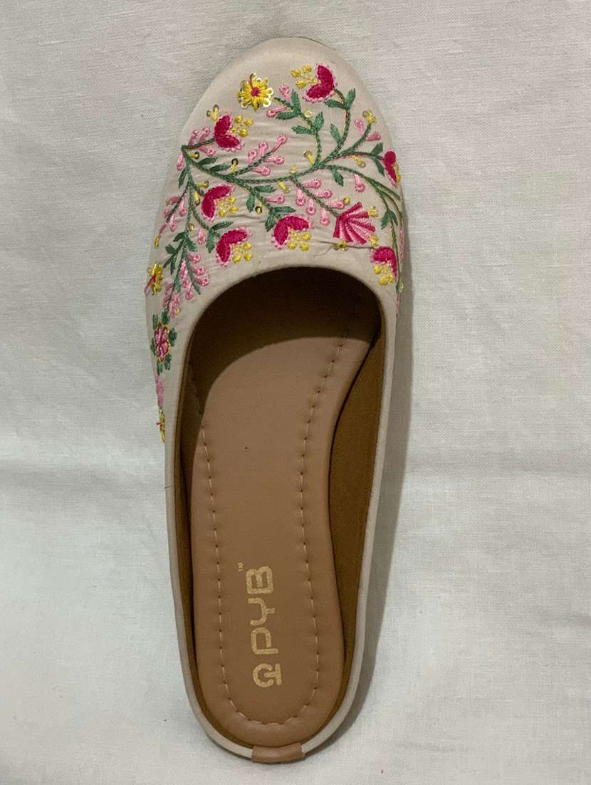 women embroidered slip on jutis - 22072804 -  Standard Image - 2