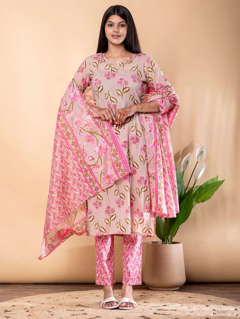 women floral three quarter sleeve kurta pant with dupatta set - 22072860 -  Standard Image - 2