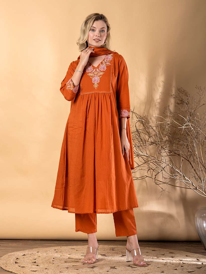 women embroidered three quarter sleeve kurta pant with dupatta set