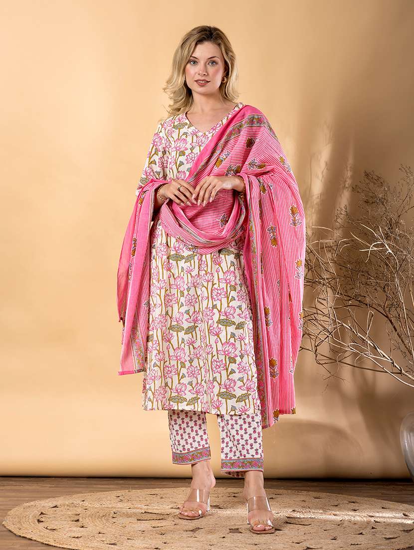 women floral three quarter sleeve kurta pant with dupatta set - 22072887 -  Standard Image - 2