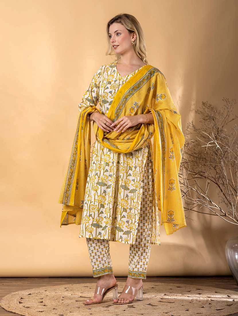 women floral three quarter sleeve kurta pant with dupatta set - 22072888 -  Standard Image - 2
