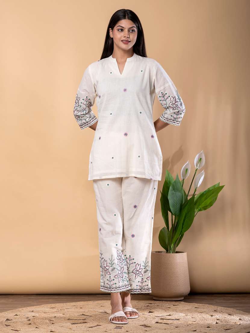 women three quarter sleeve ethnic co-ord set - 22072943 - Standard Image - 2