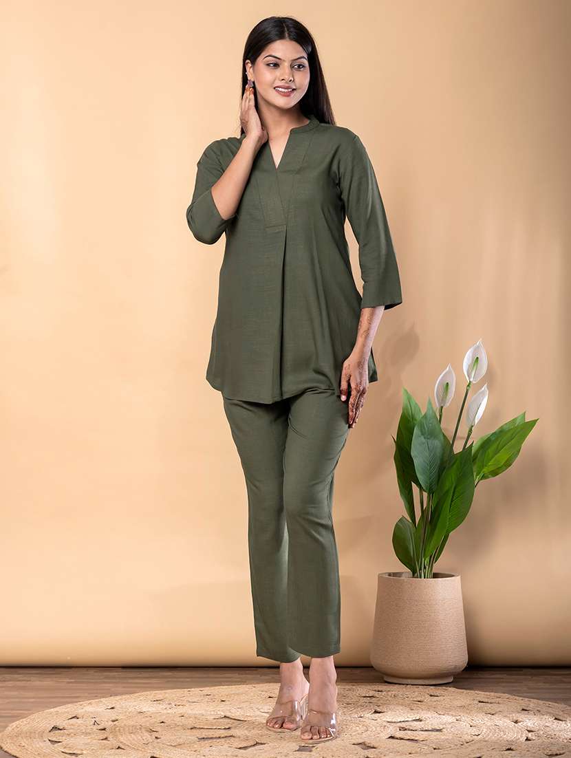 women solid three quarter sleeve ethnic co-ord set - 22072947 -  Standard Image - 2