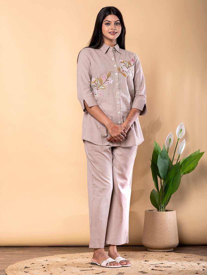 women three quarter sleeve ethnic co-ord set - 22072950 - Standard Image - 2