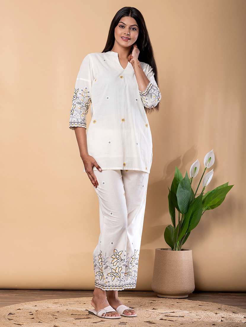 women three quarter sleeve ethnic co-ord set - 22072953 -  Standard Image - 2