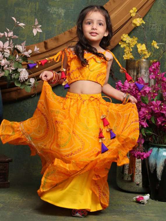 girls bandhani print sleveeless lehenga choli set - 22072992 - Standard Image - 2