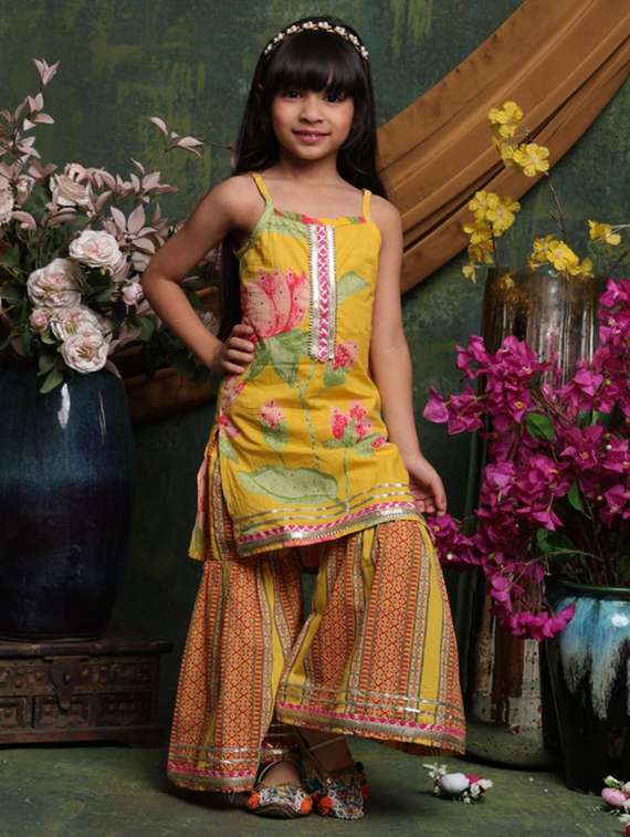 girls floral print sleeveless kurta and sharara set - 22073045 - Standard Image - 2