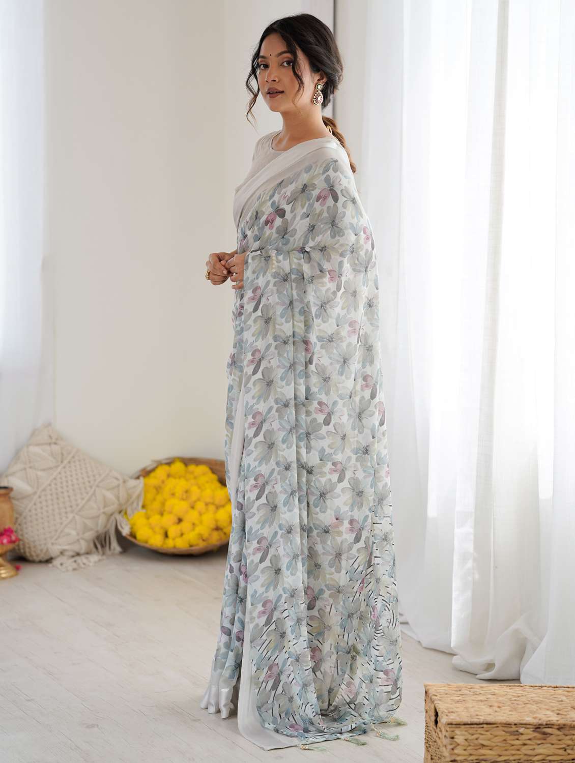 women floral printed saree with blouse - 22074108 -  Standard Image - 2