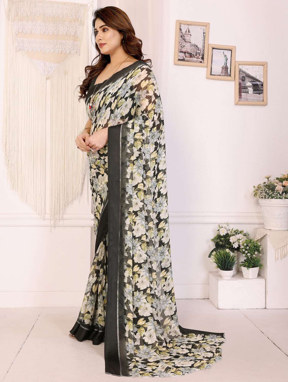 women floral printed saree with blouse - 22074114 - Standard Image - 2