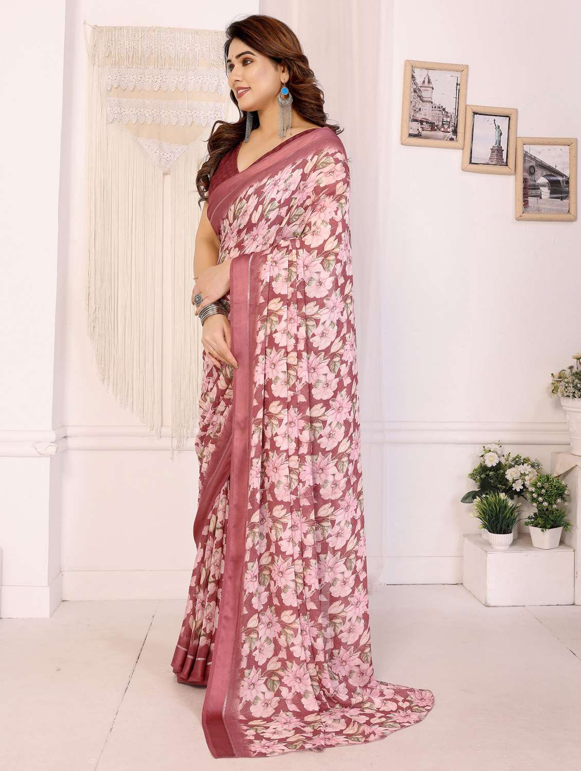 women floral printed saree with blouse - 22074118 - Standard Image - 2