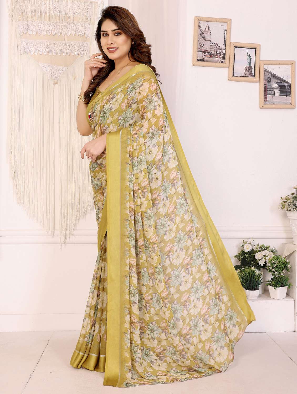 women floral printed saree with blouse - 22074123 - Standard Image - 2
