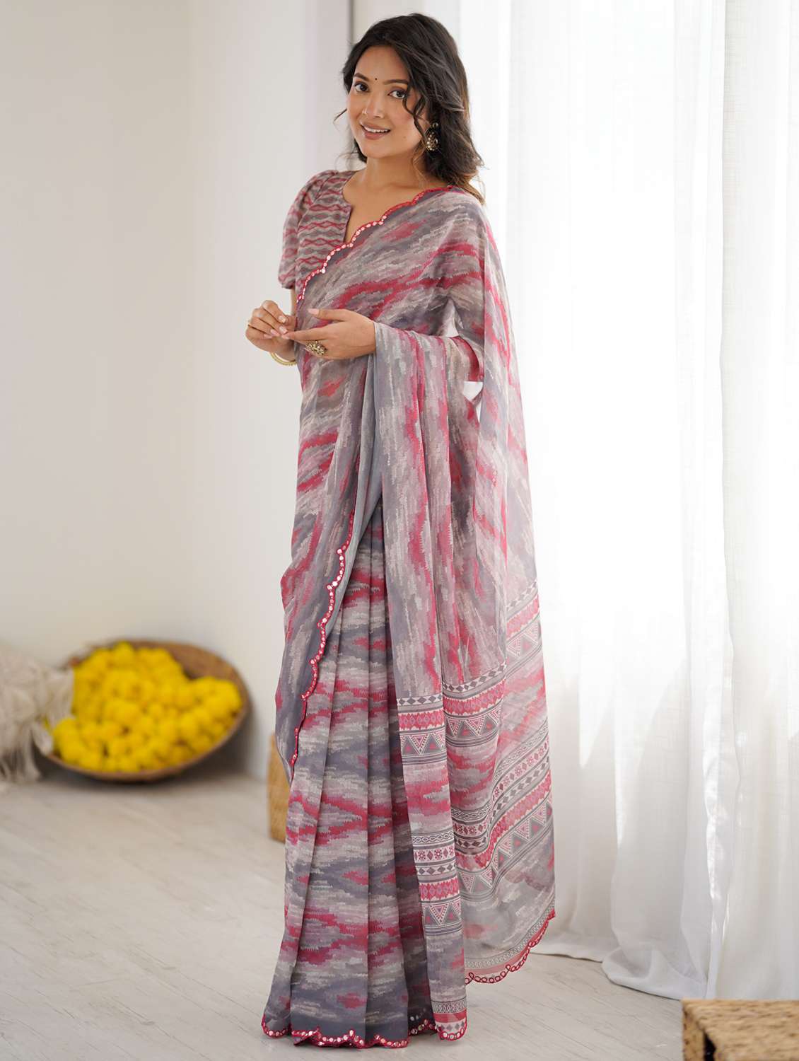 women printed casual wear saree with blouse - 22074124 - Standard Image - 2