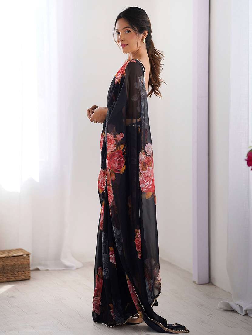 women floral printed casual wear saree with blouse - 22074131 - Standard Image - 2