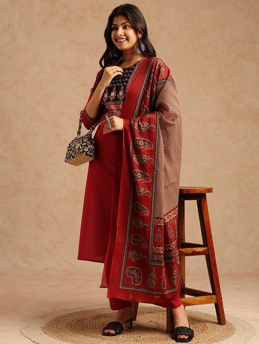 women printed three quarter sleeve kurta pant with dupatta set