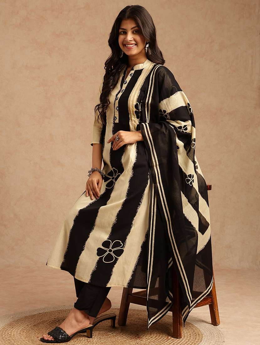 women printed three quarter sleeve kurta pant with dupatta set - 22074142 -  Standard Image - 2