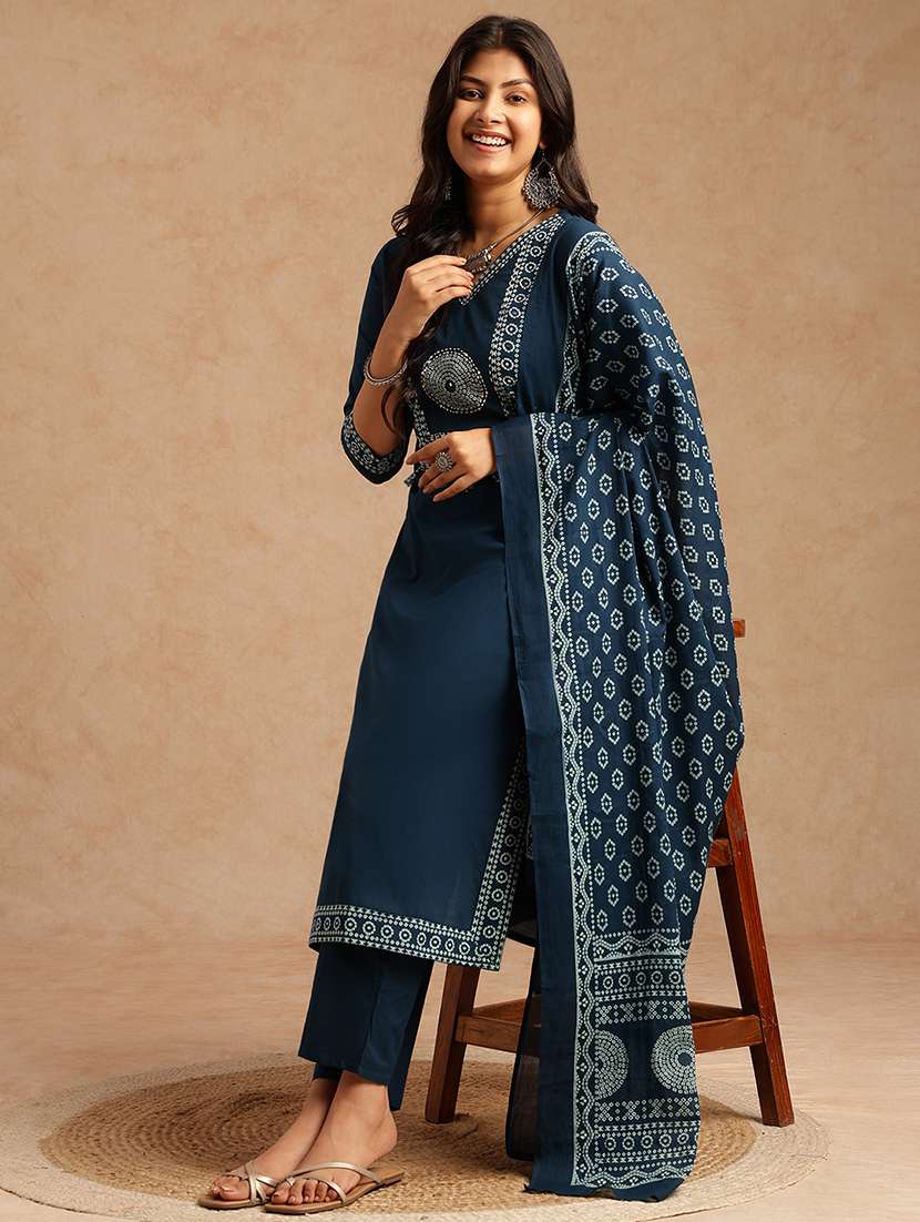 women bandhani printed three quarter sleeve kurta pant with dupatta set