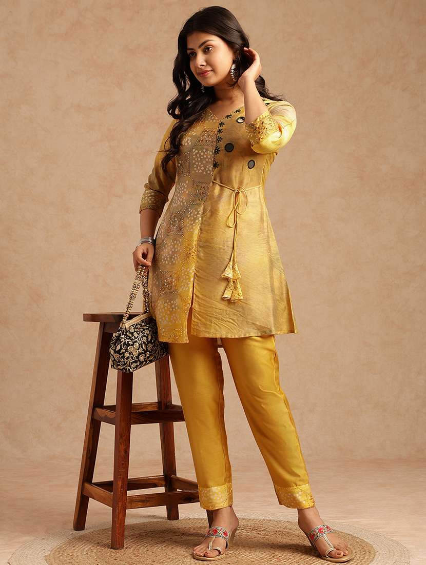 women printed three quarter sleeve kurta pant set