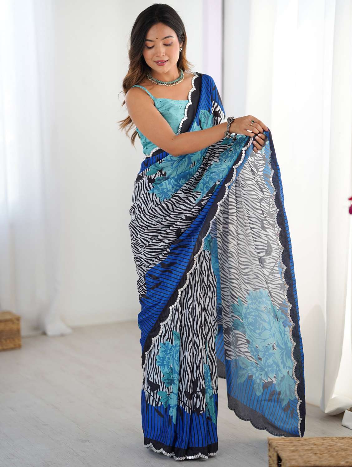 women printed casual wear saree with blouse