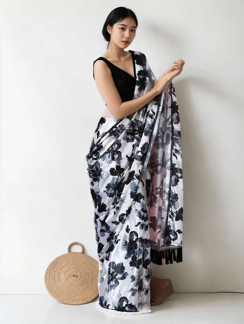 women printed casual wear saree with blouse - 22076083 - Standard Image - 2