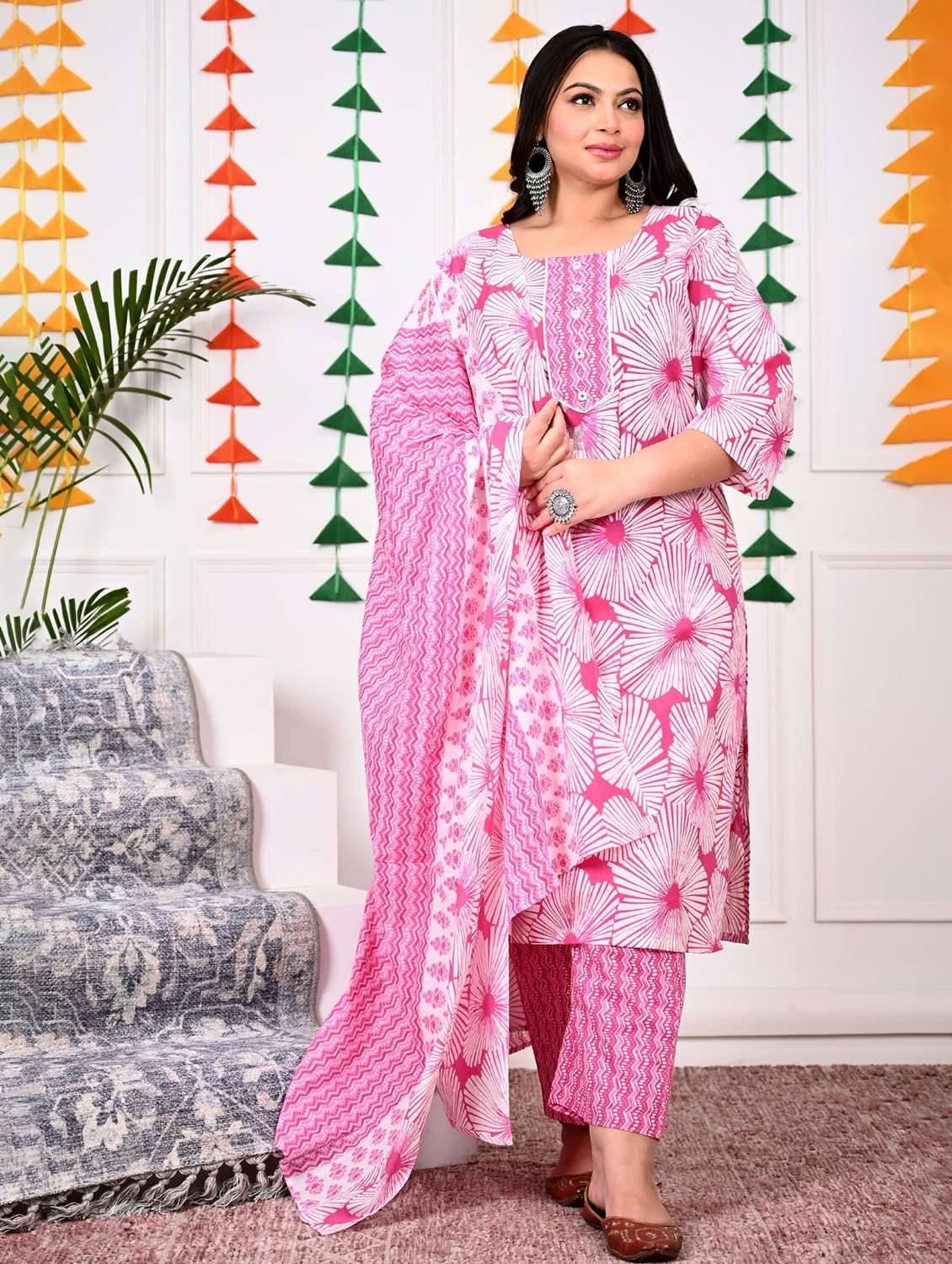 women printed three quarter sleeve kurta pant with dupatta set - 22076485 -  Standard Image - 2