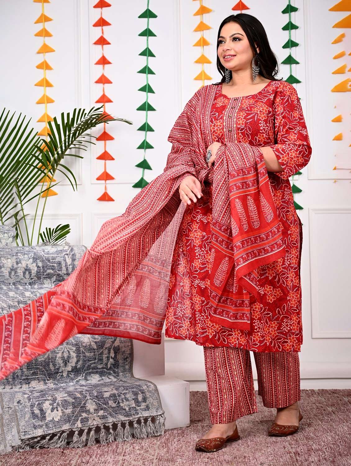 women floral printed three quarter sleeve kurta pant with dupatta set - 22076486 -  Standard Image - 2