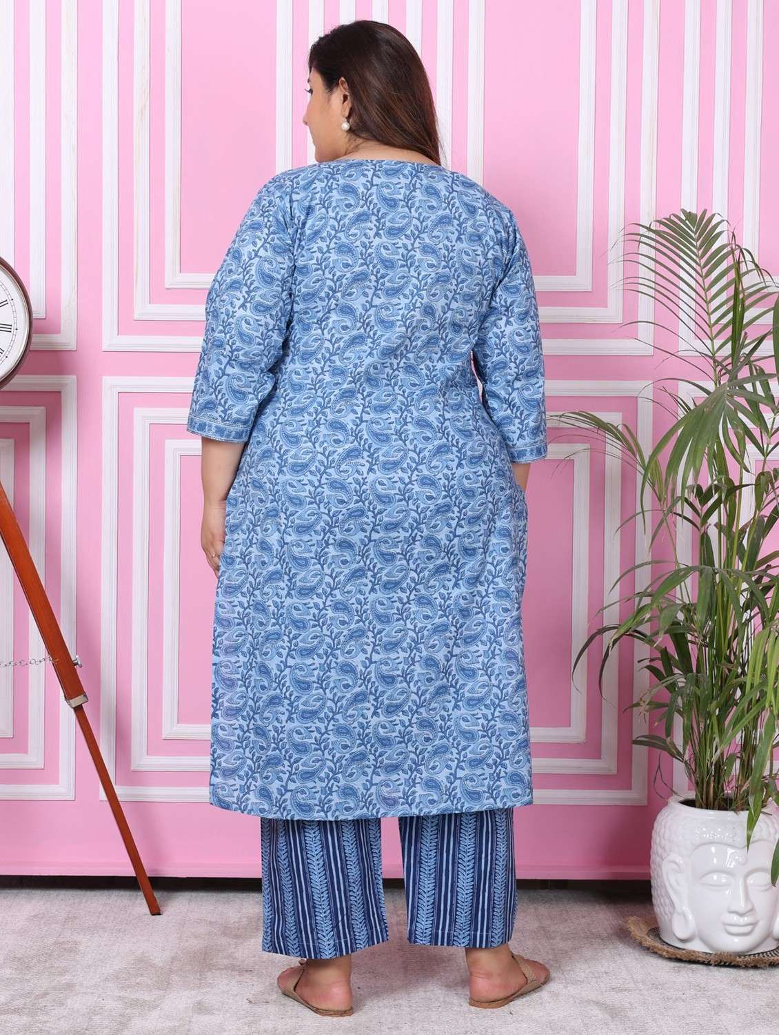 women paisley printed three quarter sleeve kurta pant with dupatta set - 22076507 -  Standard Image - 2