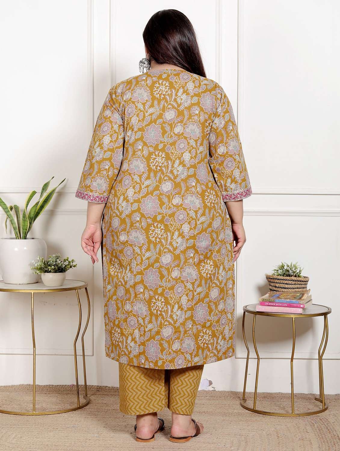 women floral printed three quarter sleeve kurta pant with dupatta set - 22076533 -  Standard Image - 2