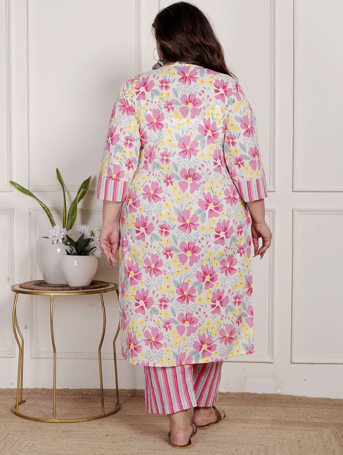 women floral printed three quarter sleeve kurta pant with dupatta set - 22076545 -  Standard Image - 2