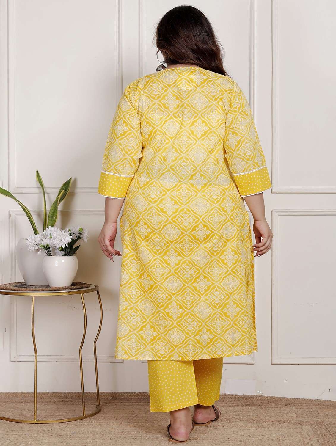 women bandhani printed three quarter sleeve kurta pant with dupatta set - 22076549 -  Standard Image - 2