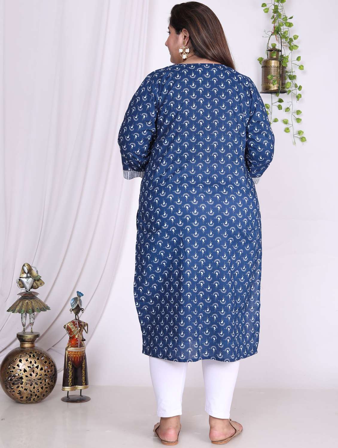 women plus size three quarter sleeve straight kurta - 22076561 -  Standard Image - 2