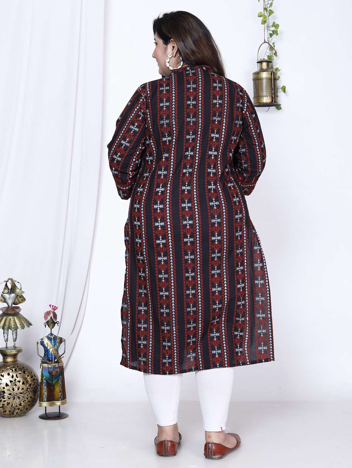women plus size three quarter sleeve straight kurta - 22076564 -  Standard Image - 2
