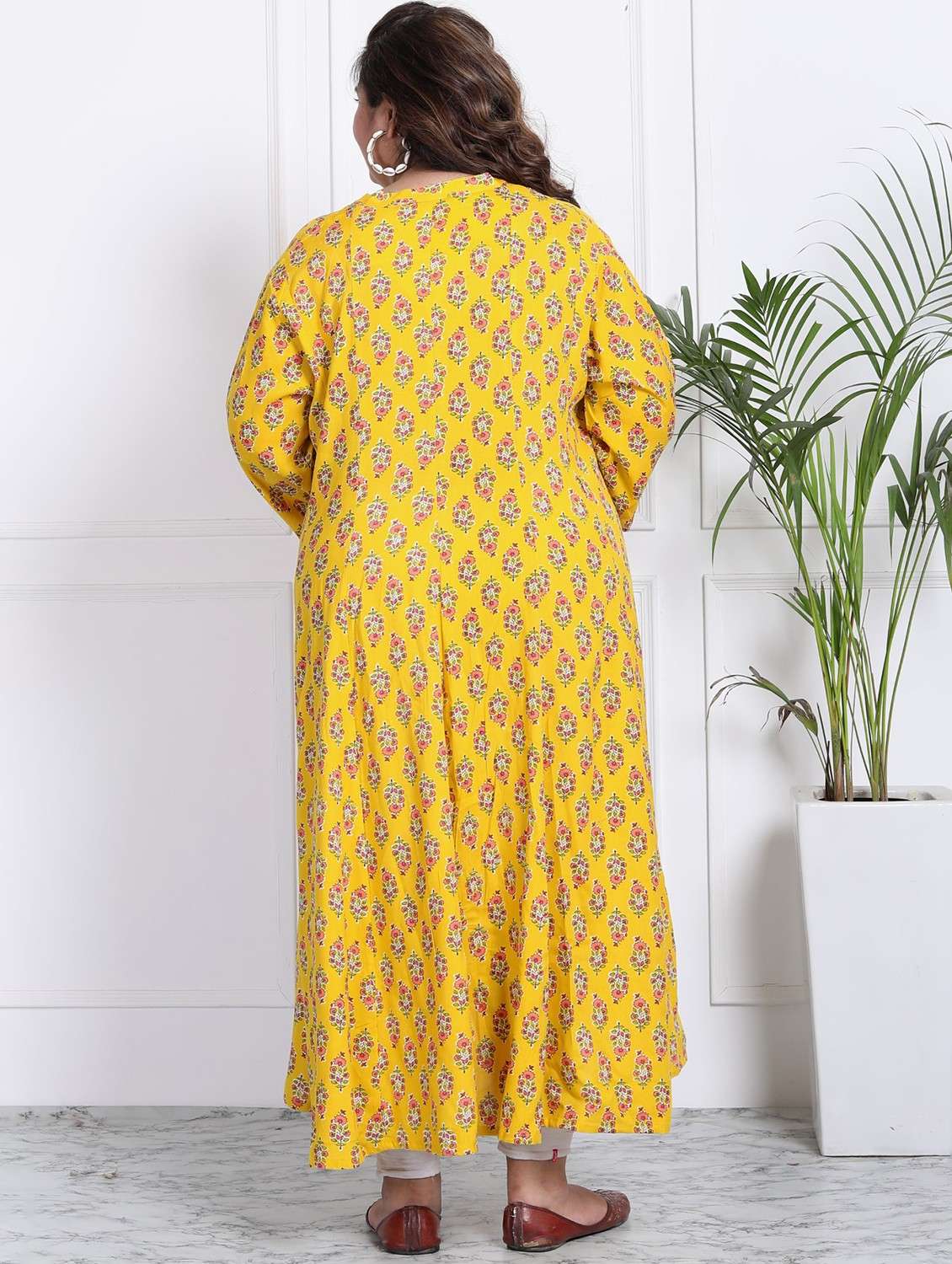women printed three quarter sleeve flared kurta - 22076739 -  Standard Image - 2
