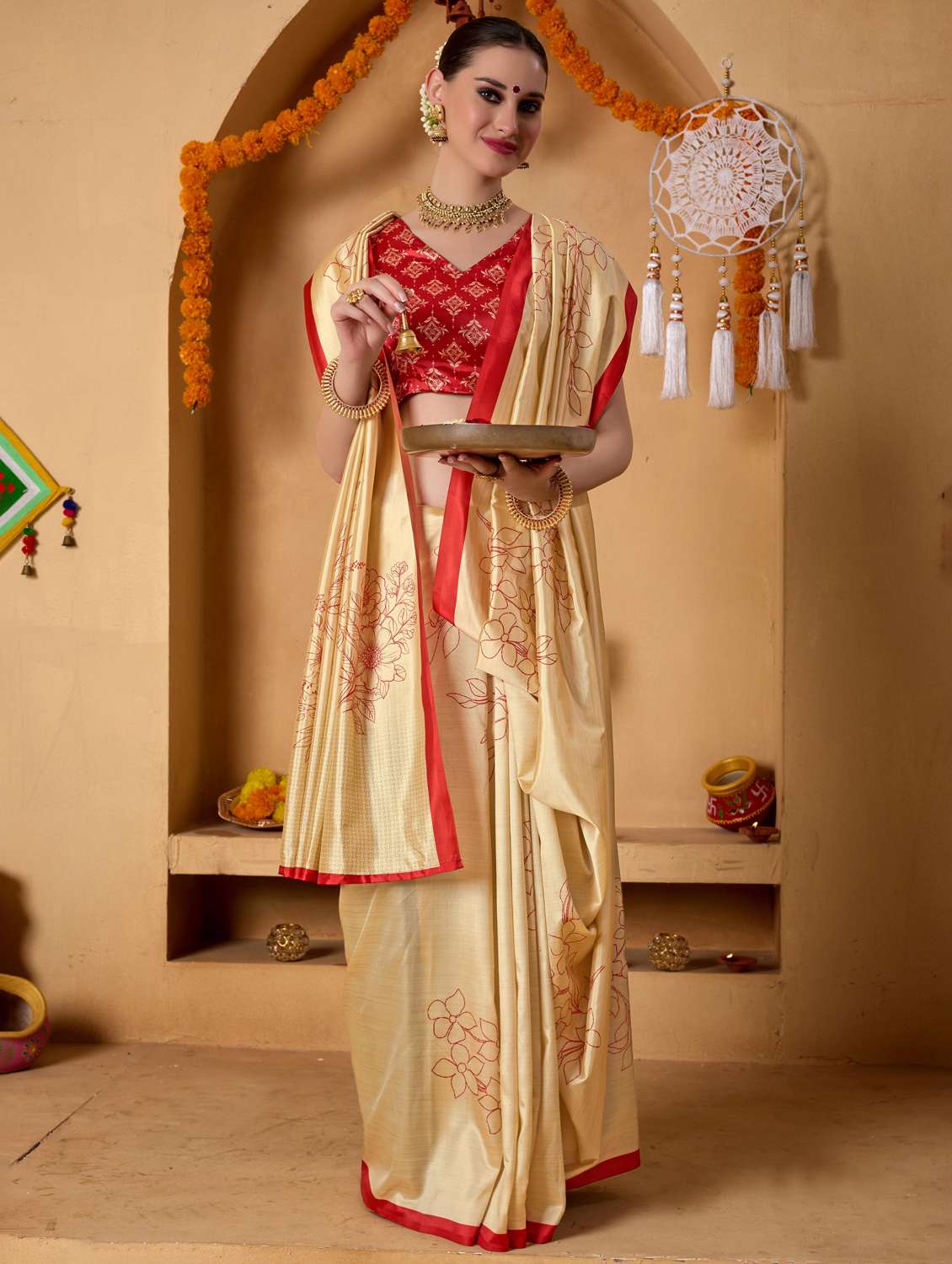 women printed casual wear saree with blouse - 22078186 - Standard Image - 2