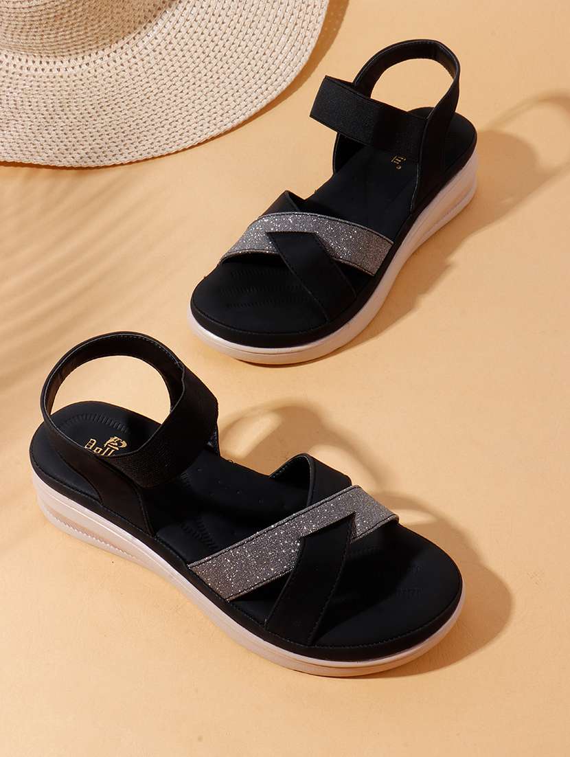women solid back strap wedge