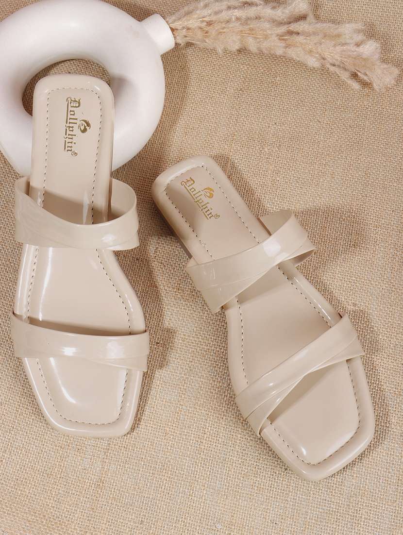 women solid slip on flats - 22078297 - Zoom Image - 0
