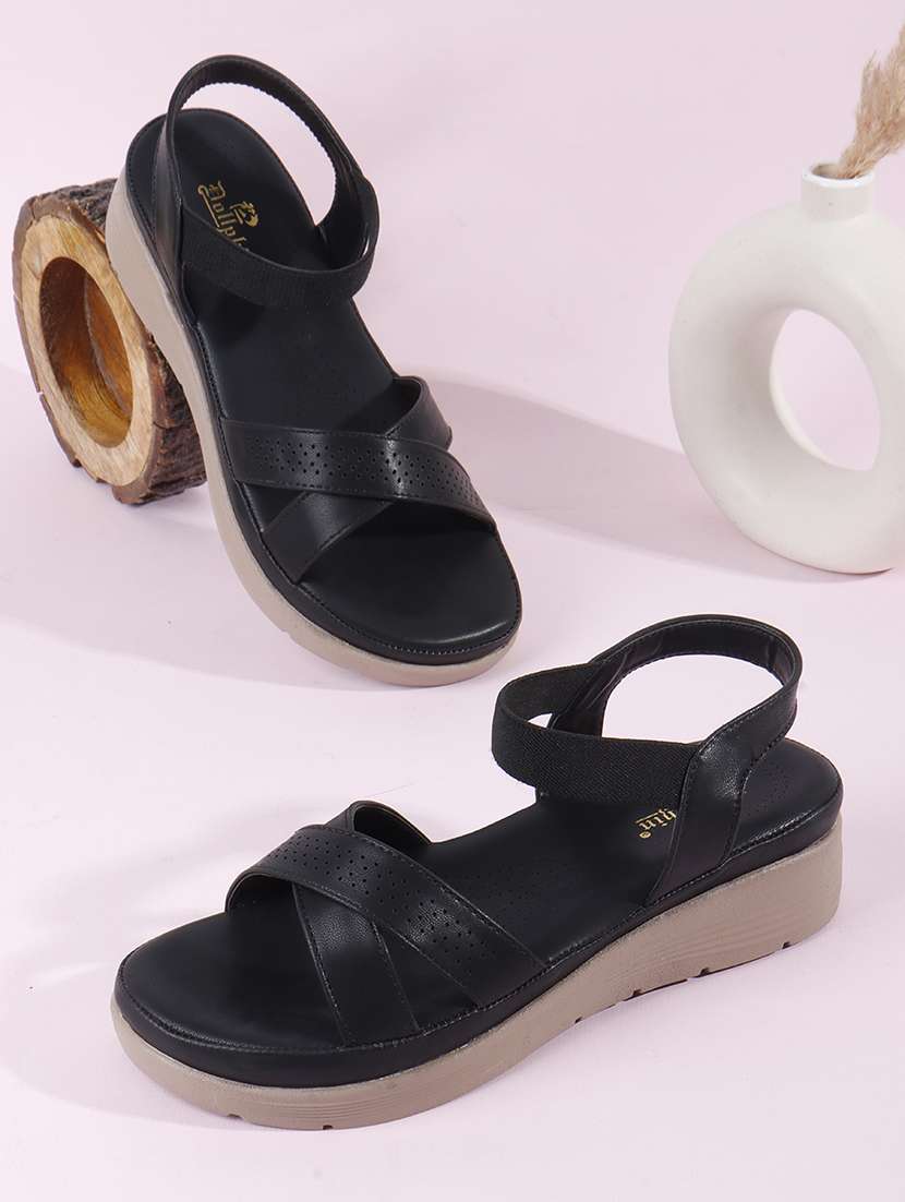 women solid back strap wedge