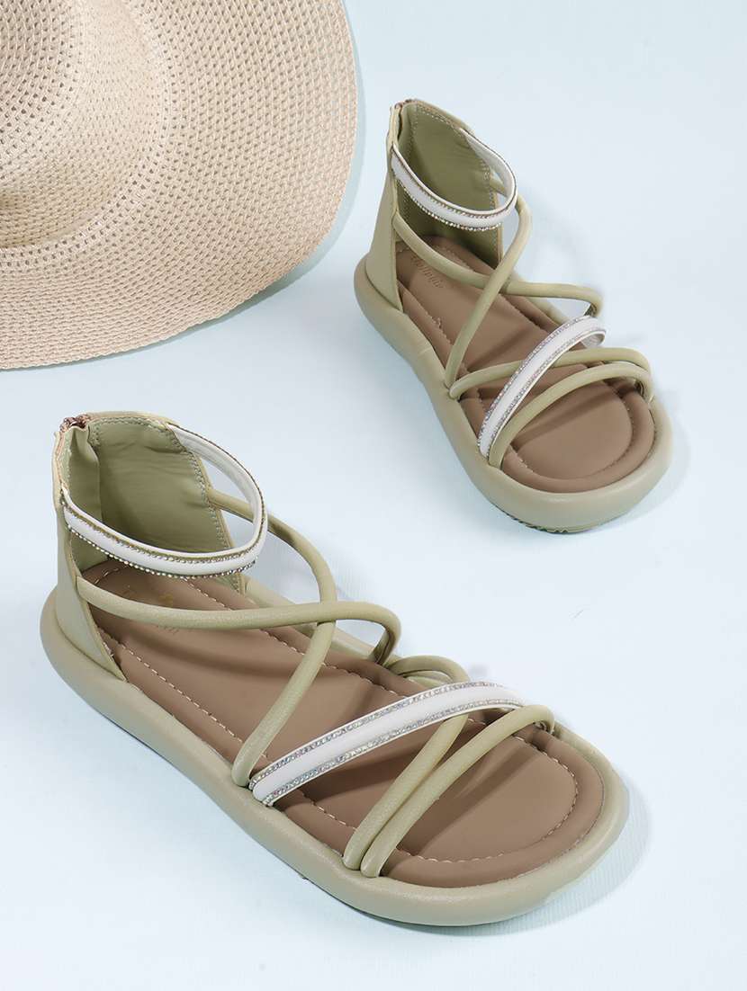 women solid strappy gladiators flats