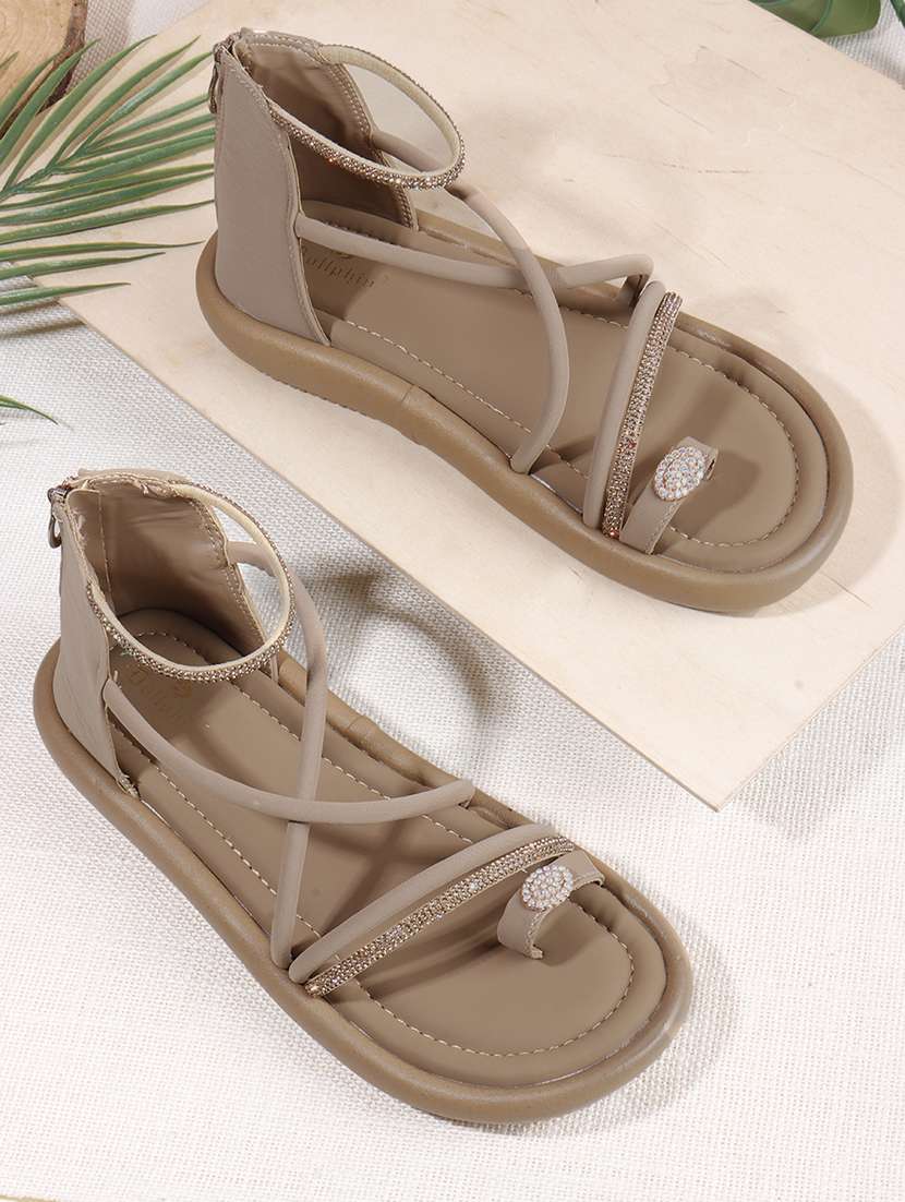 women solid strappy gladiator flats - 22078345 -  Zoom Image - 0