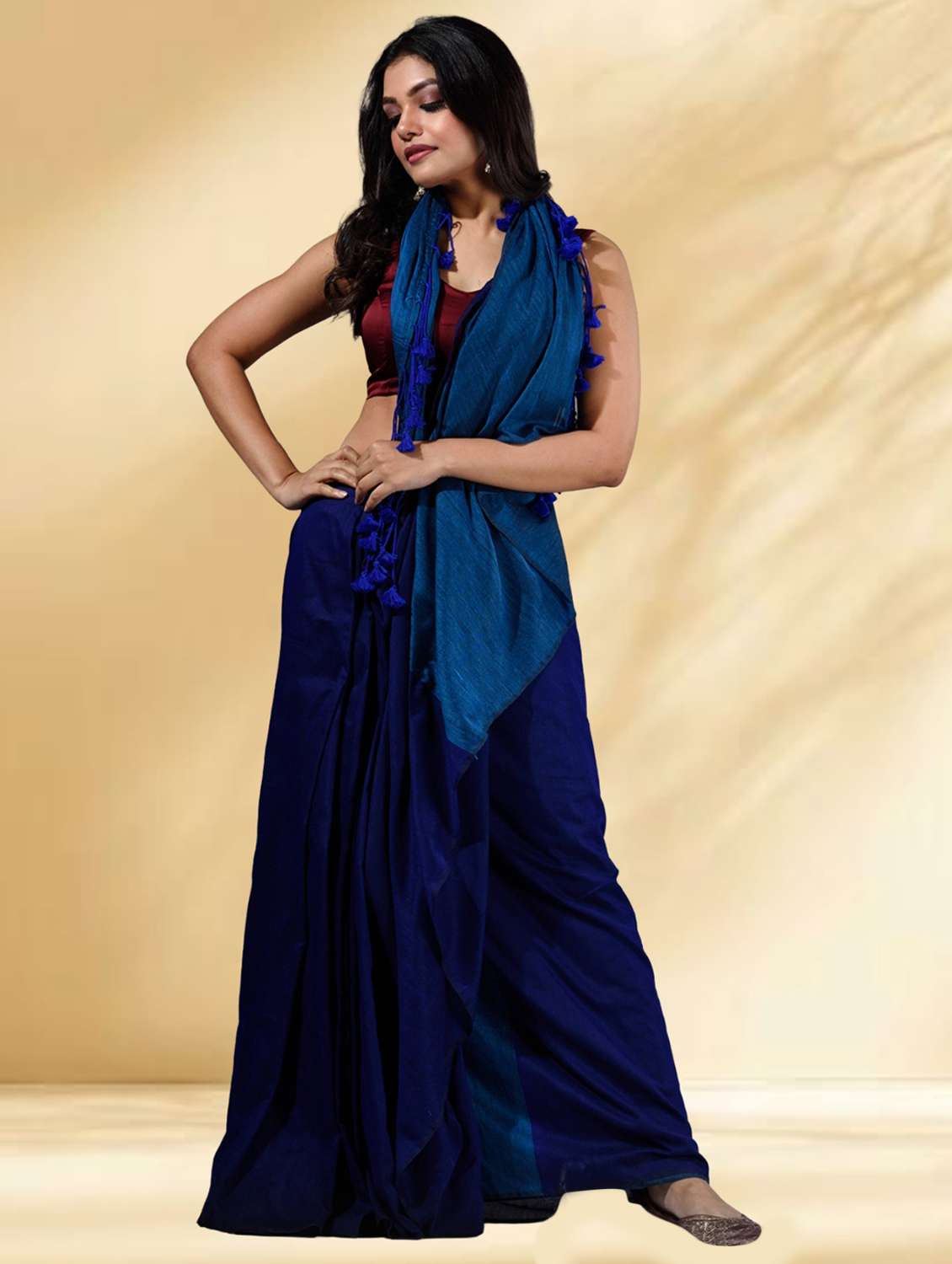 women solid handloom saree with blouse - 22079277 -  Standard Image - 2